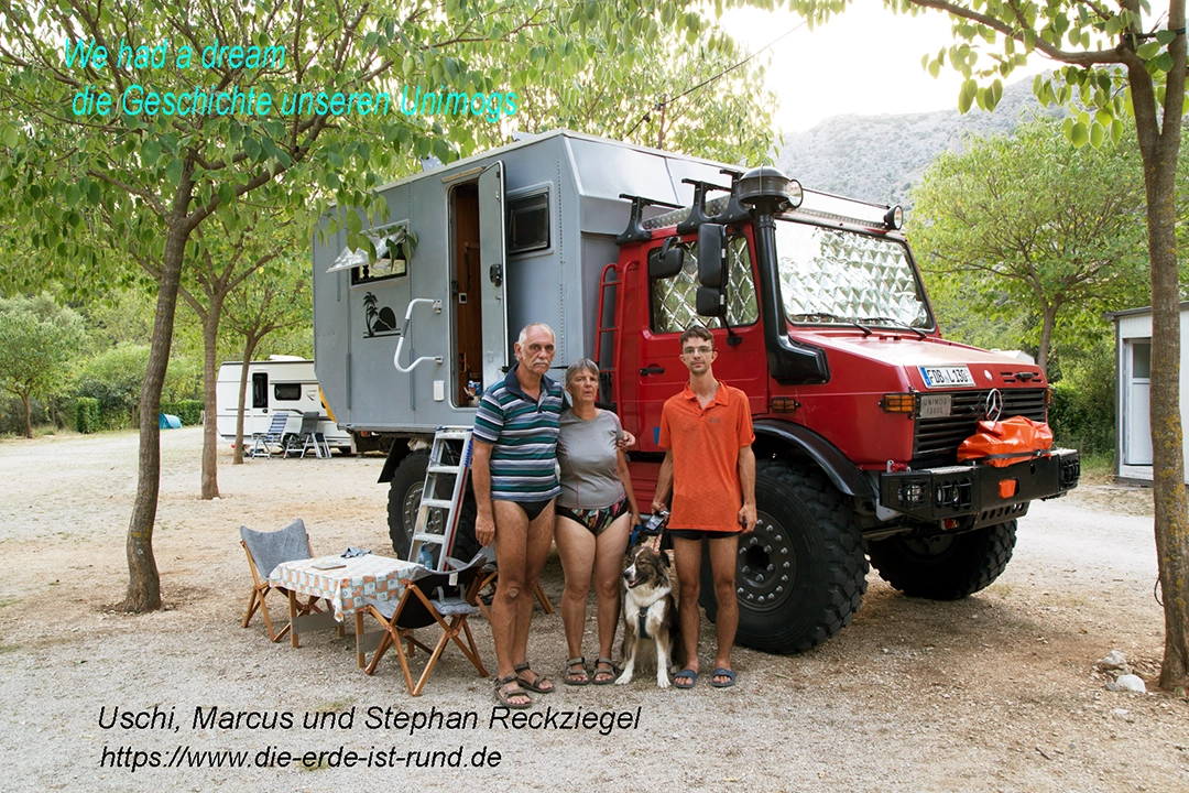 Familie mit Hund vor Expeditionsmobil, Weltenbummler Treffen,  ​​Marcus Reckziegel - https://www.die-erde-ist-rund.de/